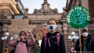 फ्राइडेस फॉर फ्यूचर अभियान (Fridays for Future Initiative)